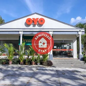 Oyo 89679 Dream Garden Hotel