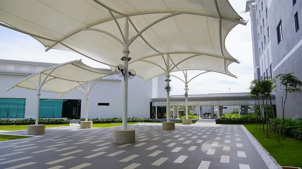 Raia Hotel & Convention Centre Άλορ Σταρ