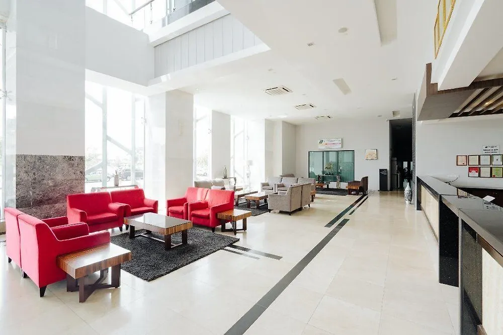Raia Hotel & Convention Centre Άλορ Σταρ