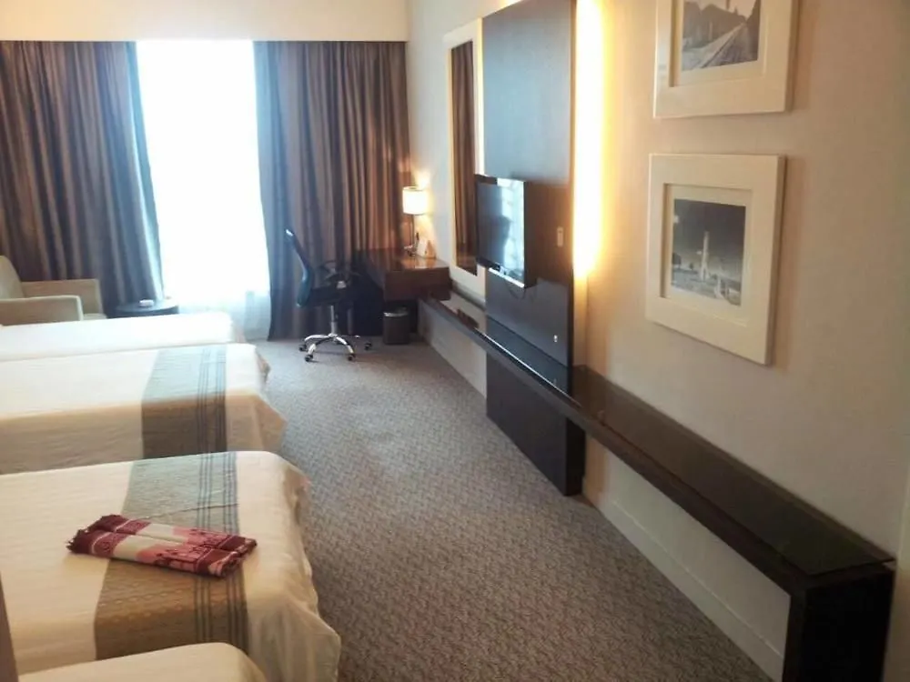Raia Hotel & Convention Centre Άλορ Σταρ 4*,