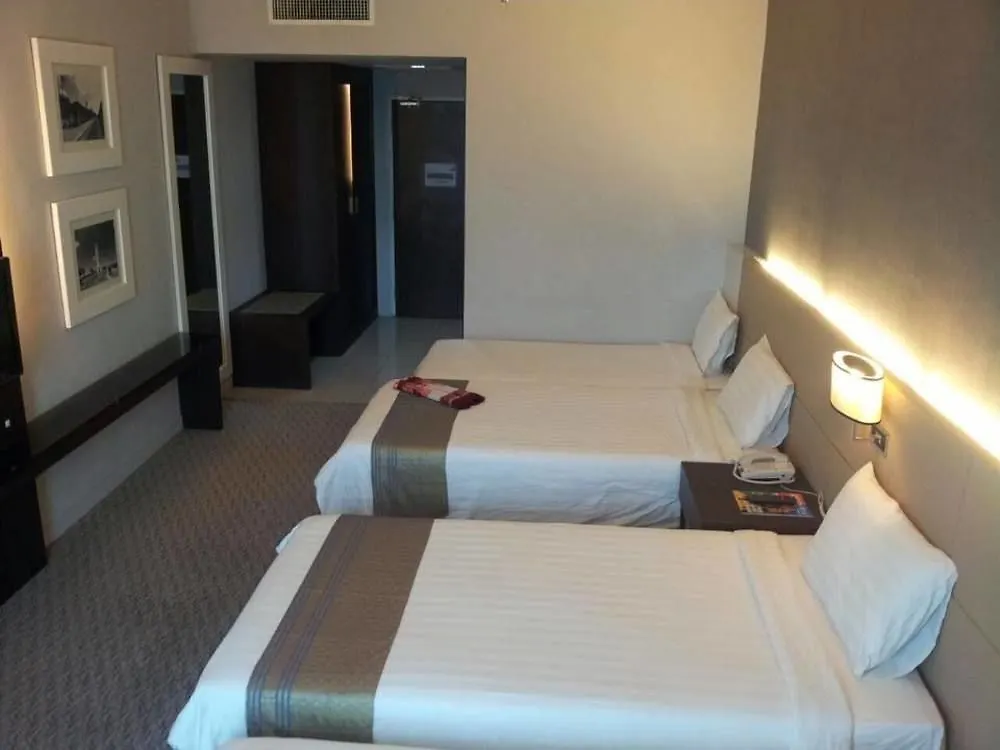 Raia Hotel & Convention Centre Άλορ Σταρ