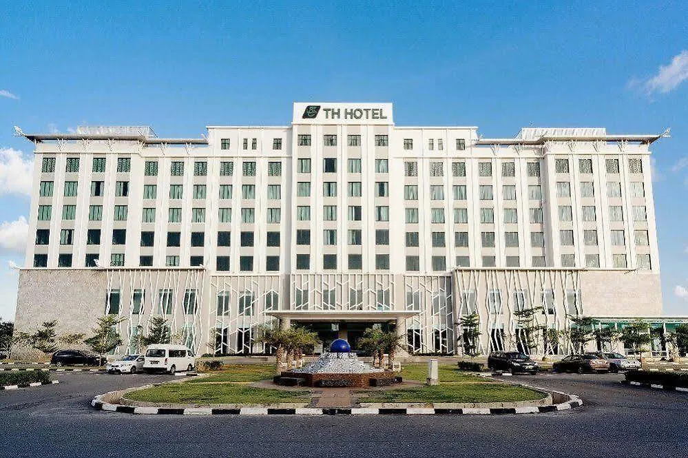 Raia Hotel & Convention Centre Άλορ Σταρ