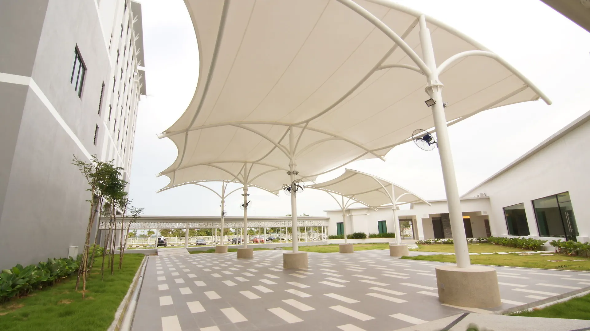 Raia Hotel & Convention Centre Άλορ Σταρ