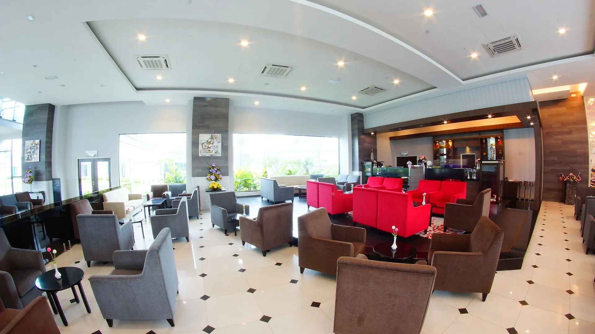 Raia Hotel & Convention Centre Άλορ Σταρ